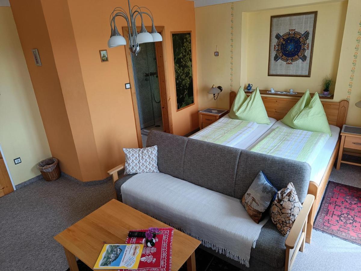 Haus Sundl - Privatzimmer Еммерсдорф-ан-дер-Донау Екстер'єр фото